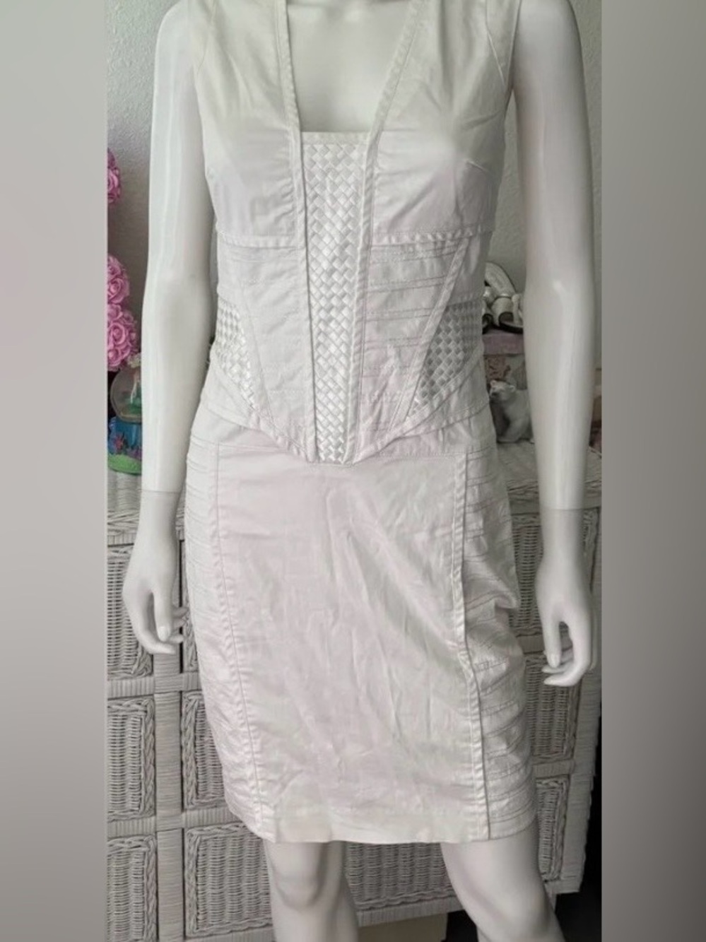 Vintage Y2K Bebe White Sleeveless Fitted cotton size 8 Dress with Woven Detail